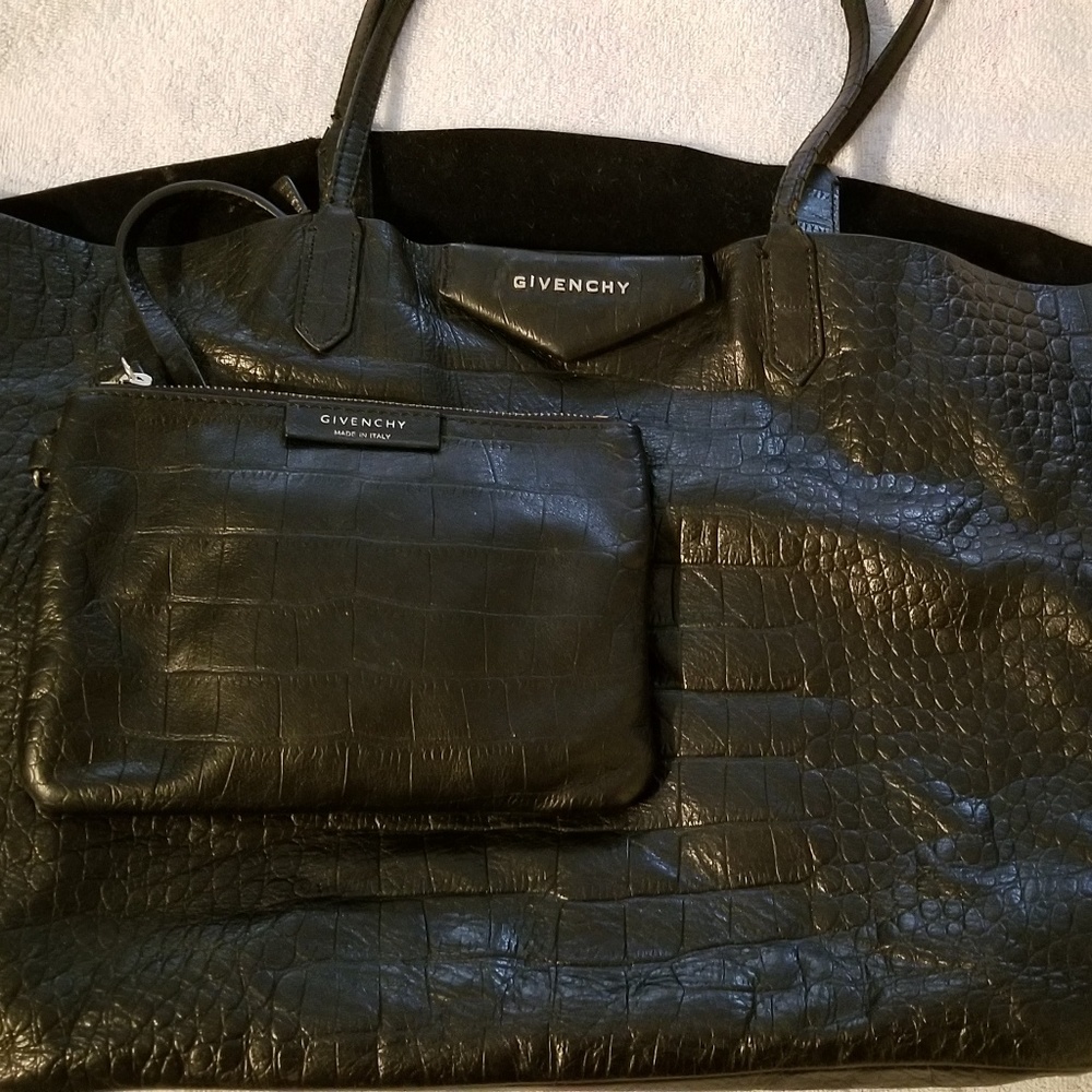 GIVENCHY Antigona Tote
